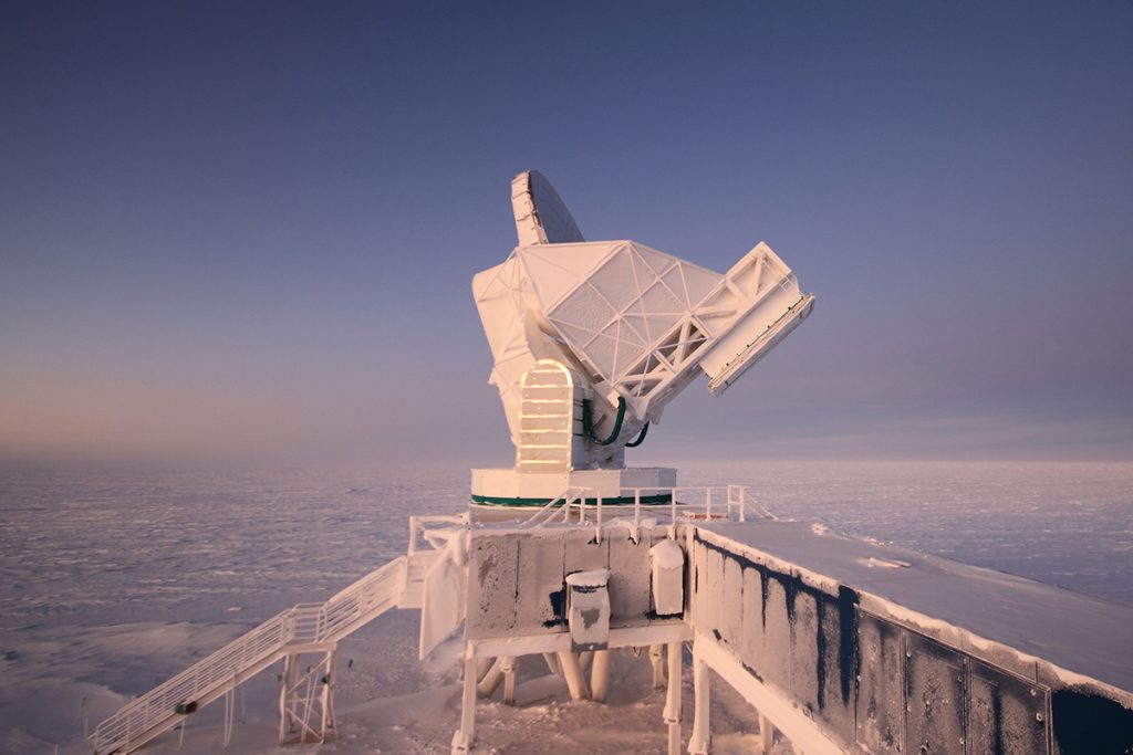 The South Pole Telescope (SPT) at twilight.