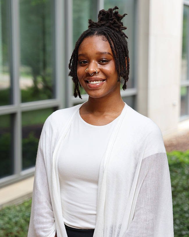 a picture of De'Janique Lambeth