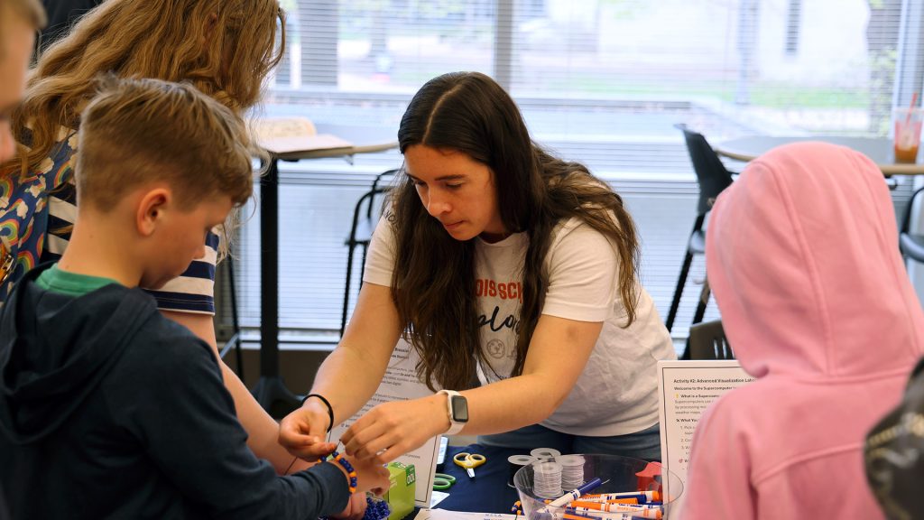 Visitors do crafts at EOH